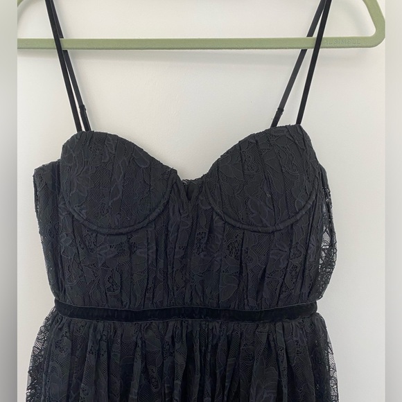 Sau Lee Selena Lace Bustier Gown Size 6 NWT - Picture 5 of 5